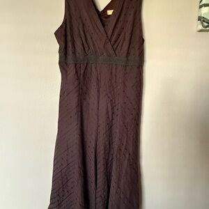 Brown A-line Maxi Dress with V-neck Sleeveless Design for Casual Work